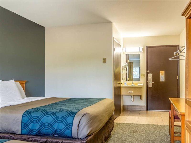Rodeway Inn Μπόουζμαν Εξωτερικό φωτογραφία